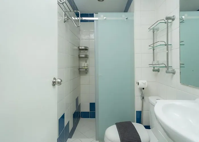 Apartamento Studio In Greenbelt Makati With Fiber Wifi & Free Pool Access