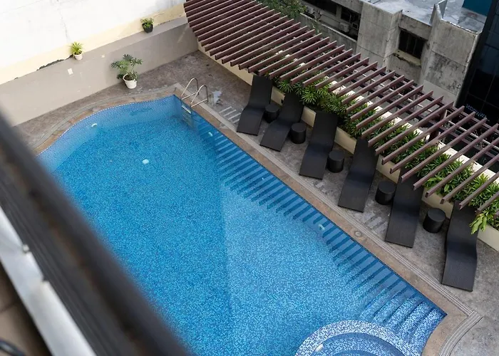 Studio In Greenbelt Makati With Fiber Wifi & Free Pool Access